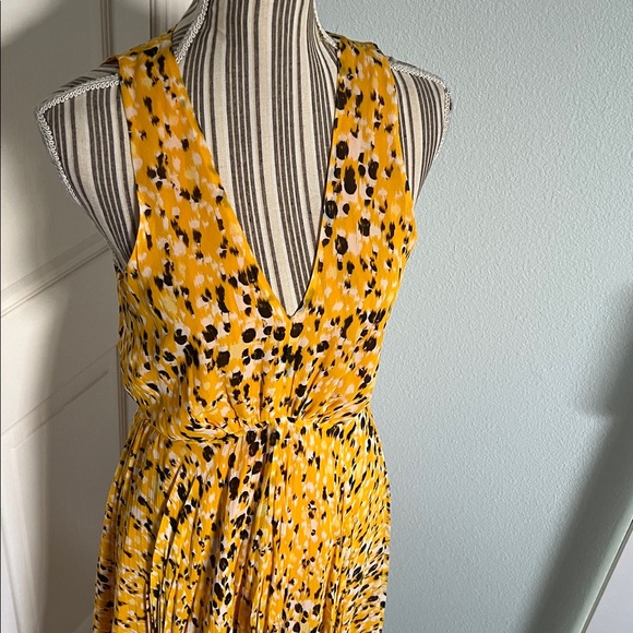 🛑 1 hour sale. 10 Crosby Derek Lam, size 6, Yellow Animal Print Maxi Dress - Picture 5 of 11